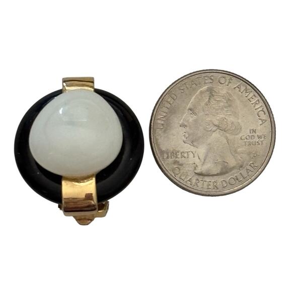 KENNETH J.L. Earrings, Gold tone, Black Enamel and White Faux Pearl, Clip on - Picture 10 of 10